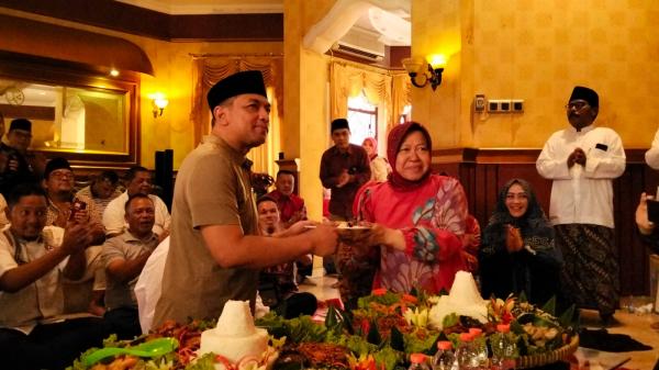 Risma-Gus Hans Resmikan Posko Pemenangan di Pilgub Jatim 2024