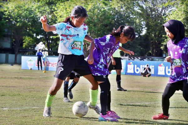 Inilah Juara Turnamen Sepak Bola Putri Milklife Soccer Challenge Surabaya Series 2 2024