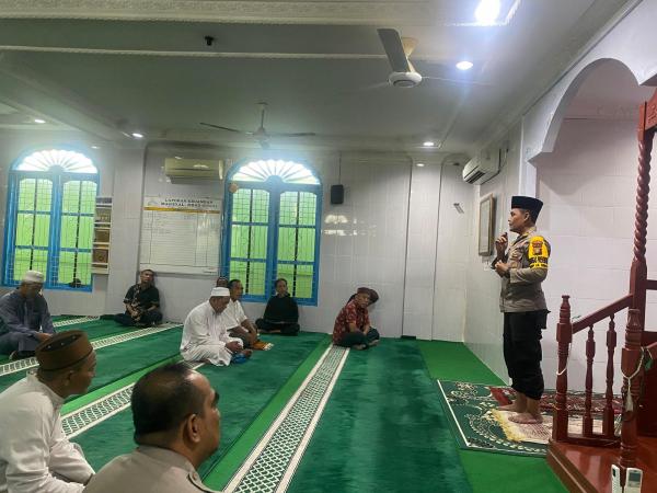 Adakan Kegiatan Sholat Zuhur Berjamaah dan Cooling System, Sat Samapta Polres Dumai Berikan Edukasi