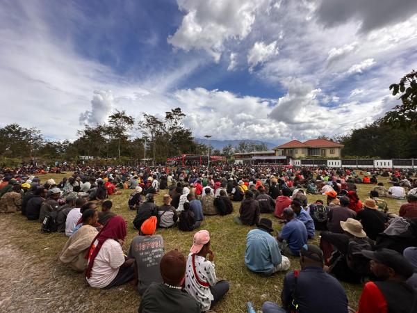 Ribuan Relawan Padati Rapat Akbar di Jayawijaya, Tekad Bulat Menangkan Kedua Paslon