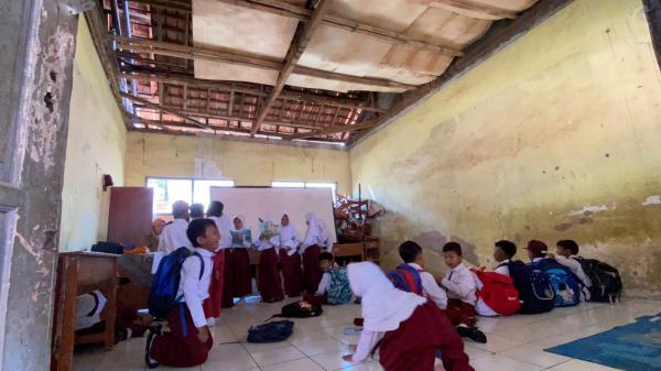 Disdikpora Sebut 2.500 Unit Kelas SD di Cianjur Rusak Berat