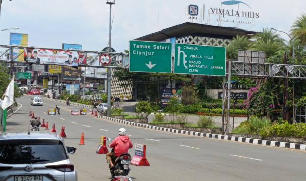 Sabtu Siang Ini, Jalur Puncak Oneway Arah Jakarta