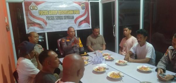 Jaga Situasi Kondusif Jelang Pilkada Serentak, Polsek Sungai Sembilan Lakukan FGD