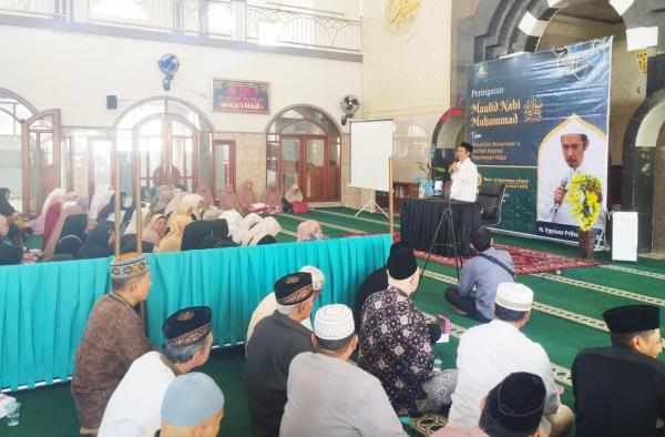 Peringati Maulid Nabi, Calon Bupati Kuningan Yanuar Prihatin Isi Tausiyah Inspiratif