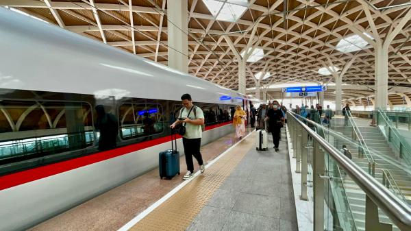 Titik Pusat Gempa Bandung Dekat dengan Jalur Kereta Cepat, 16 Perjalanan Kereta Whoosh Dibatalkan