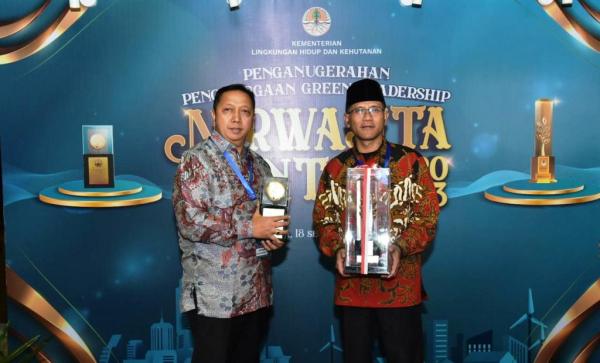 Bupati dan Ketua DPRD Boyolali Raih Green Leadership “Nirwasita Tantra” Tahun 2023 dari KLHK RI