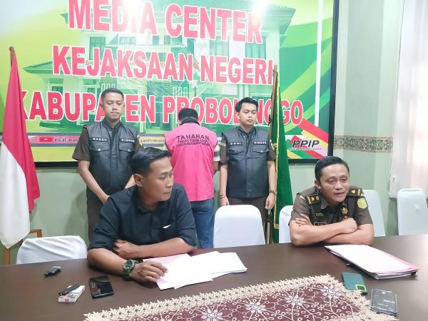 Jadi Tersangka Kasus Korupsi APBDes, Mantan Kades Sidodadi Paiton Ditahan Kejaksaan