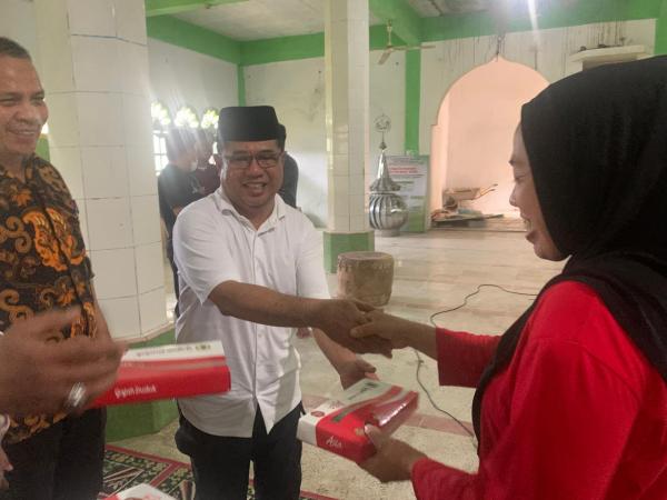 Penuhi Undangan Maulid, Bebas Manggazali Bantu Renovasi Masjid di Binuang