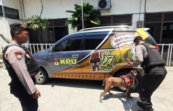 Jelang Penetapan Paslon, Polres Grobogan Terjunkan Unit Satwa ke Kantor KPU Grobogan