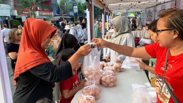 Stan Penjualan Telur Murah Pinsar Boyolali diserbu Warga