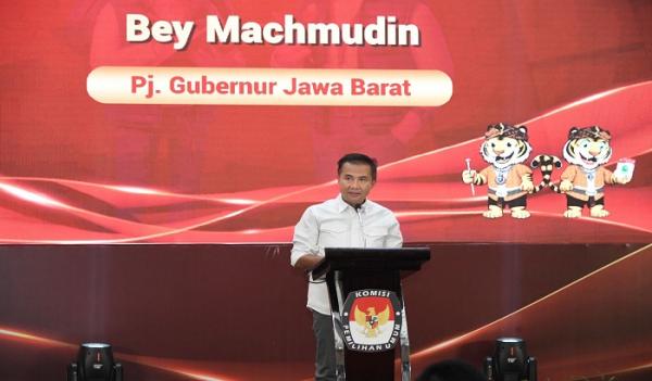 Bey Machmudin Ajak Warga Jabar Cek DPT untuk Pilkada 2024