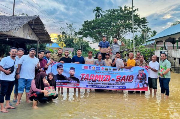 Laskar Muda TARSA Serahkan Bantuan Banjir Aceh Barat