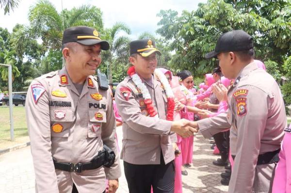 Kunjungi Polsek, Kapolres Pelalawan Tekankan Netralitas Personel