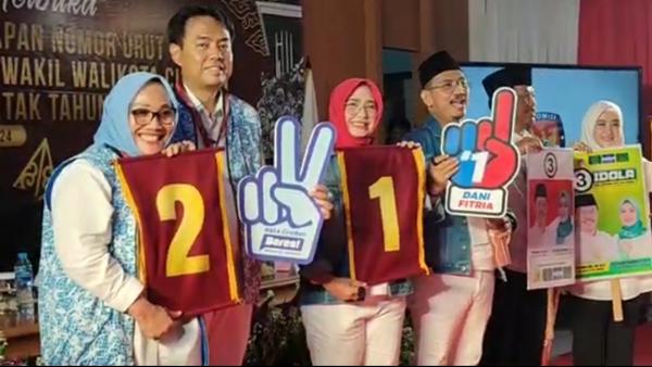 Paslon Eti-Suhendrik Long March ke KPU Kota Cirebon, Dapat Nomor Urut 2 di Pilwalkot 2024