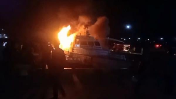 Kapal Patroli KPLP Terbakar di Pelabuhan Murhum Baubau