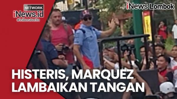 Penonton Berteriak Histeris, saat Marqeuz Lambaikan Tangan di Parade MotoGP Depan Kantor DPRD NTB