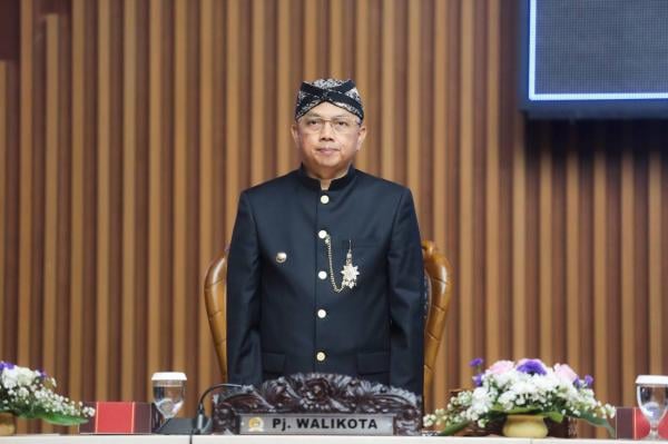 Pj Wali Kota Bandung Serukan Disiplin Buang Sampah untuk Cegah Banjir