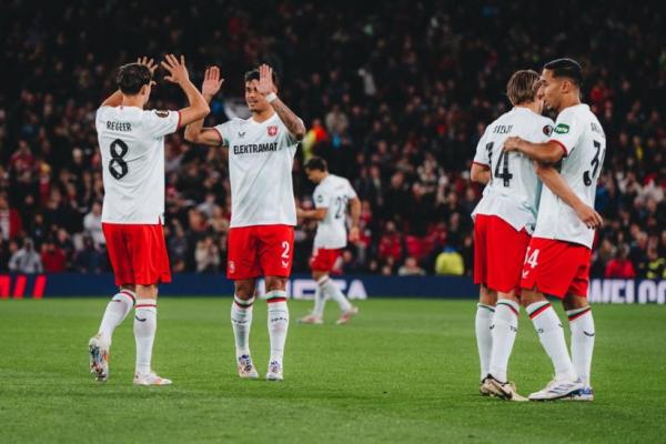 Hasil Liga Europa: Calon Bek Timnas Mees Hilgers Bawa FC Twente Tahan Imbang Man United