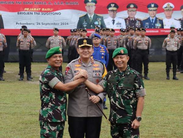 Pisah Sambut Danrem di Polda Riau, Brigjen TNI Dhani Rakca Merasa Terharu