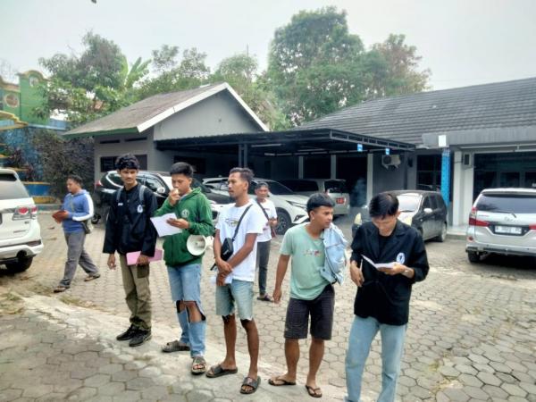 IMC Gelar Aksi Unjuk Rasa di Depan Kantor PDAM Kabupaten Lebak Berujung Audiensi