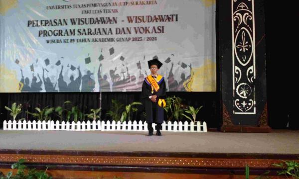 UTP Surakarta Wisuda 280 Mahasiswa, Rektor Winarti Ajak Lulusan Dinamis dan Kompetitif