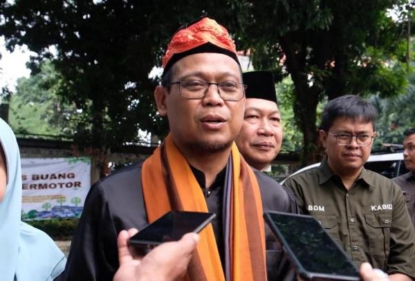 Imam-Ririn Tingkatkan Kesejahteraan Guru, Pengawas Sekolah, Rohaniawan, Penjaga Masjid dan Makam