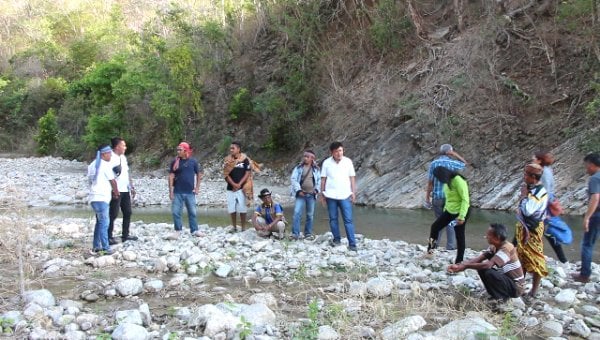 Blusukan Calon Bupati Perindo Wily Lay Tinjau Lokasi Bendungan Welikis