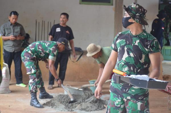 HUT ke 79 TNI Tahun 2024, Kodim 0427/Way Kanan Laksanakan Karya Bhakti Perehapan Masjid