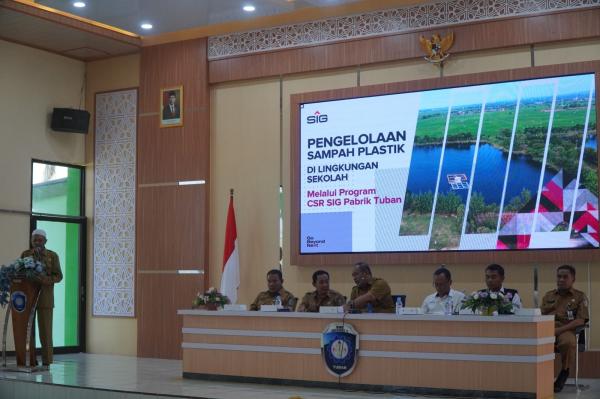 Gandeng Lembaga Pendidikan, SIG Pabrik Tuban Ajak Manfaatkan Sampah Plastik