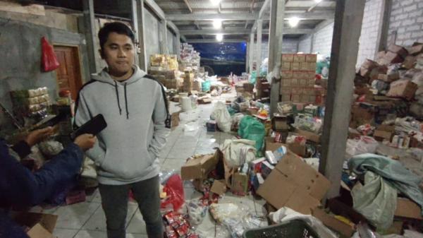 Paska Insiden Ratusan Jemaah Sholawat Keracunan, Polisi Periksa Dan Segel Gudang Penyimpanan Snack