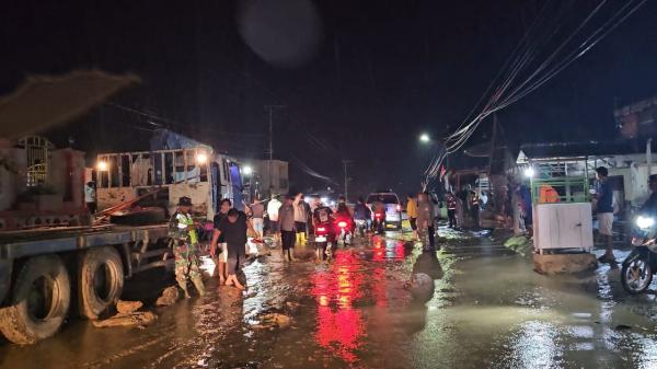 Diterjang Banjir Bandang, Ruas Jalan Utama Kutacane-Medan Tertimbun Material  