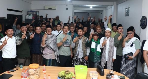 Kiai dan Santri Ponpes se-Kabupaten Bandung Deklarasi Dukung Dadang Supriatna-Ali Syakieb