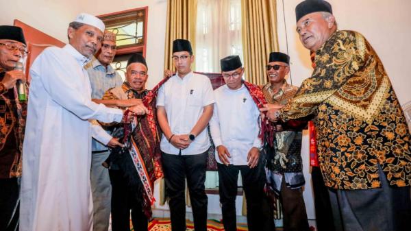 Rico Waas Resmi Menyandang Marga Siregar Luat Portibi