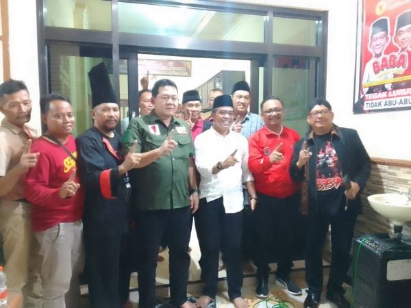 Bambang-Bayu dan Warga Kota Blitar Sepakat Jaga Ekonomi Kerakyatan Makam Bung Karno