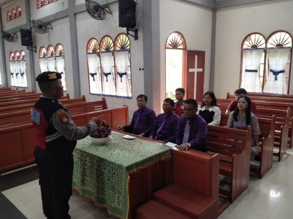 Sat Samapta Laksanakan Kegiatan Penyuluhan dan Edukasi Kepada Masyarakat di Gereja