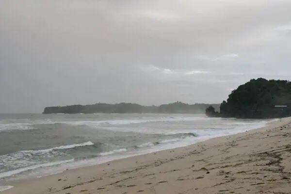 Di Blitar, ada Nama Pantai Gondo Mayit, ini Dia Misteri Surga Tersembunyi