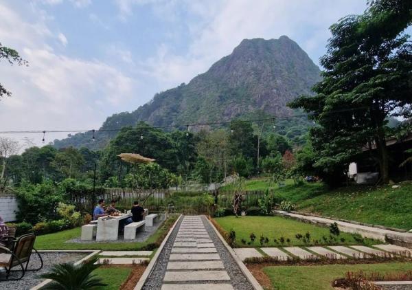 Surga Tersembunyi di Balik Pegunungan Kabupaten Bogor