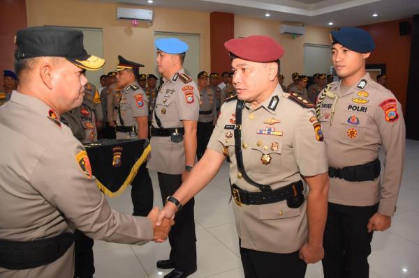 Kapolda Sulteng Lantik Pejabat Baru, Kabidpropam dan Dirressiber Resmi Dilantik