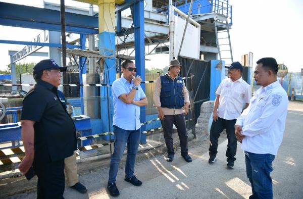 Tinjau Ketersediaan Air, Pjs. Bupati Indramayu Kunjungi Bendungan Salam Darma dan Waduk Cipancuh