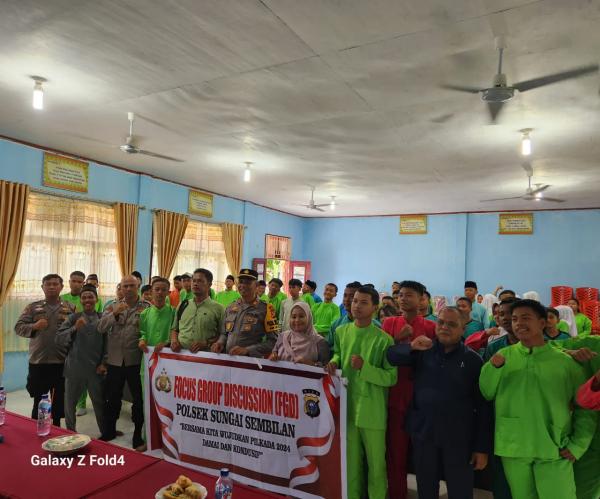 Adakan Kegiatan FGD di Aula SMK Negeri 4 Dumai, Kapolsek Sungai Sembilan Tekankan Bahaya Berita Hoax