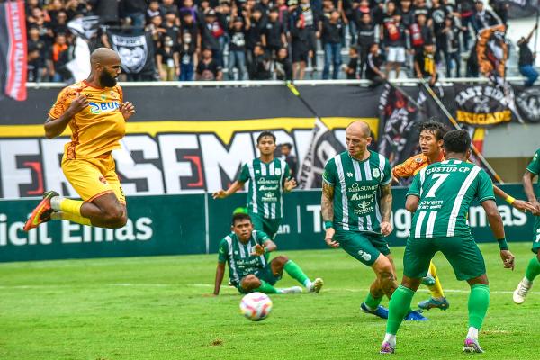 Potret Sriwijaya FC Bermain Imbang Lawan PSMS Medan Potret Sriwijaya FC Bermain Imbang Lawan PSMS Medan