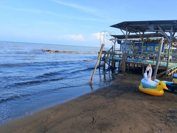 Apa Kabar Wisata Pantai Karangsong? Sempat Jadi Destinasi Favorit di Indramayu Kini Sepi Pengunjung 