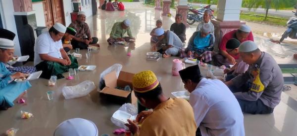 Polsek Siak Sampaikan Pesan Damai kepada Warga Kampung Merempan Hulu