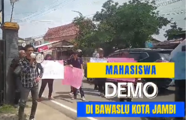 Desak Usut Oknum Lurah Diduga Tak Netral, Massa Demo di Bawaslu Kota Jambi