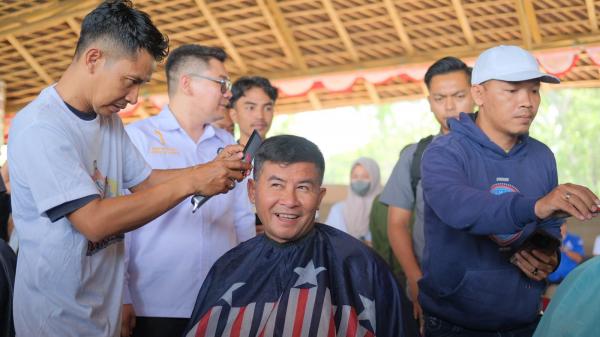 Forum Pangkas Rambut di Garut Perkuat Dukungan Untuk Dedi-Erwan di Pilgub Jabar