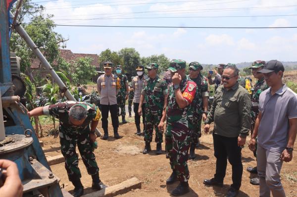 Pastikan TMMD Selesai Sesuai Target Asisten Teritorial KSAD Tinjau Lokasi