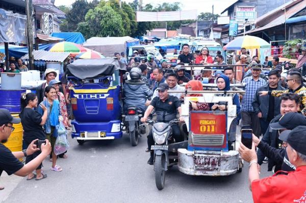 Aksi Spontan Edy Rahmayadi, Kendarai Becak Motor Usai Meninjau Pasar Tradisional di Simalungun