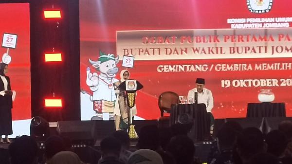 Debat Perdana Pilbup Jombang 2024, Mundjidah - Beberkan Capaian Kinerja dan Prestasi