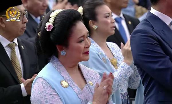 Detik-detik Titiek Soeharto Terharu dan Bertepuk Tangan Lihat Prabowo Sah Jadi Presiden