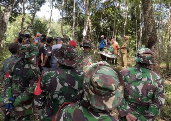 Koramil 0423-03 Lais Gelar Karya Bakti Pembersihan Lokasi Objek Wisata Air Terjun Talang Diwo